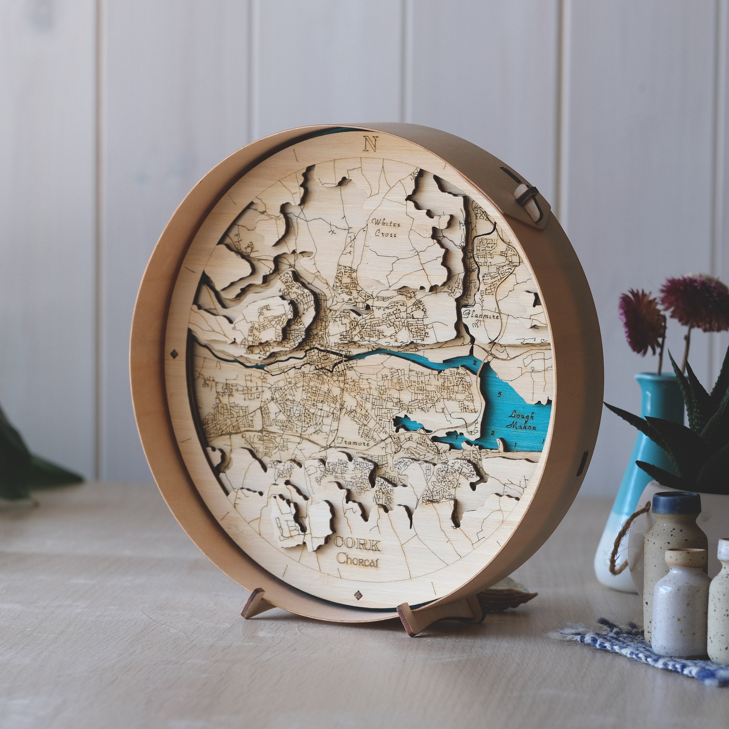 Cork collection round wooden 3d maps