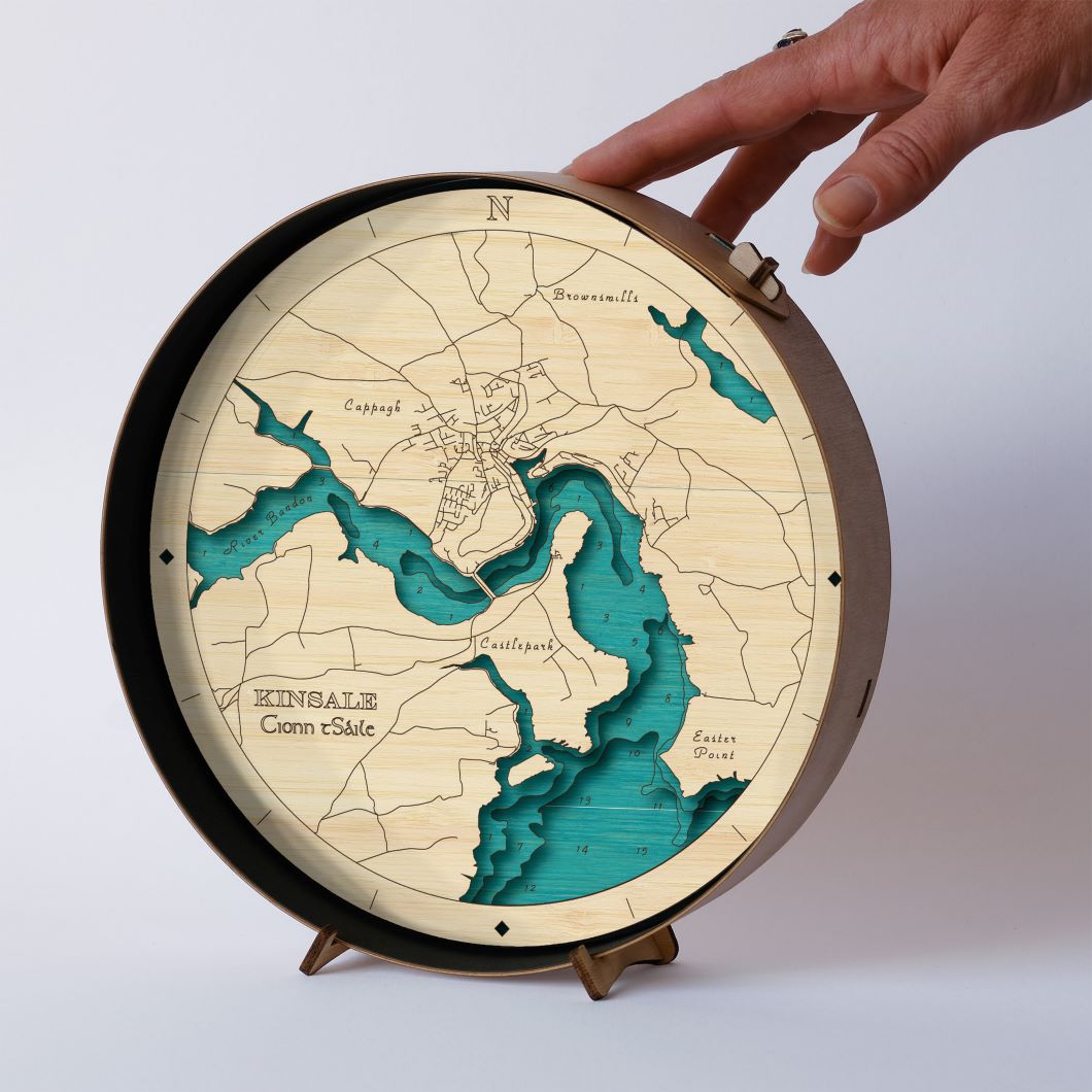Cork collection round wooden 3d maps