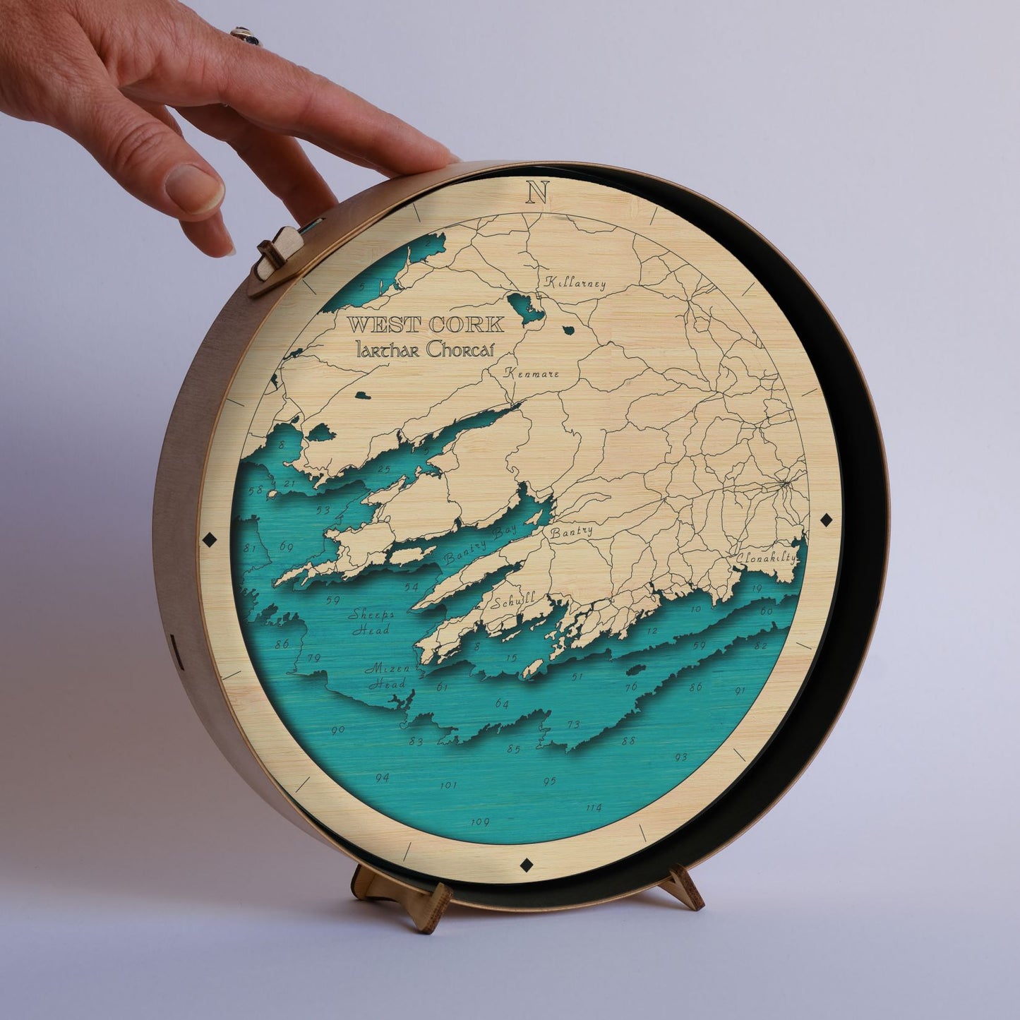 Cork collection round wooden 3d maps